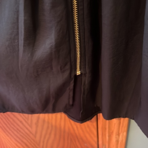 H&M Little Black Dress Size 8 Gold Zipper V-neck Pleats Defined Waist Party Goth - Picture 3 of 7